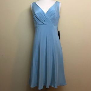 ANN TAYLOR blue silk vneck flattering dress